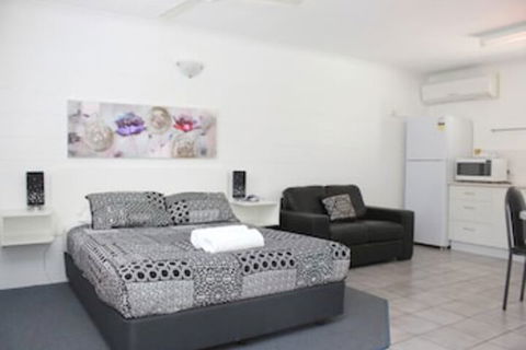 Townsville Holiday Apartments - ACT Tourism 6
