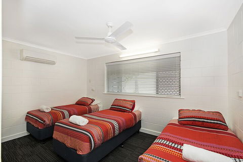 Townsville Holiday Apartments - ACT Tourism 7