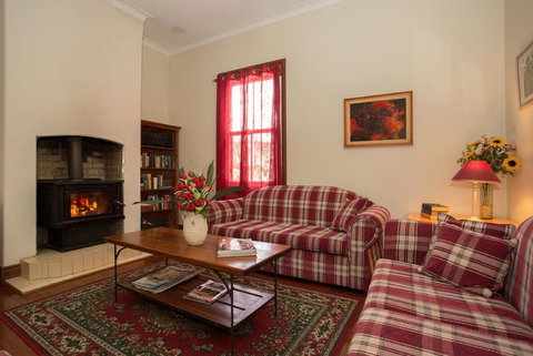Belgravia Mountain Guest House - ACT Tourism 3