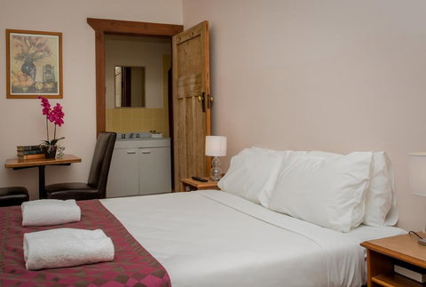 Belgravia Mountain Guest House - ACT Tourism 5