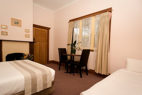 Belgravia Mountain Guest House - ACT Tourism 4