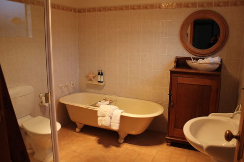 Boathouse - Birks River Retreat - Birks Harbour - ACT Tourism 4