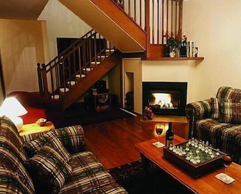 Valley Of The Waters B&B - ACT Tourism 4