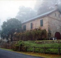 Tizzana Winery Bed  Breakfast - ACT Tourism