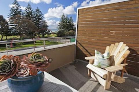 Aquabelle Apartments - ACT Tourism 0