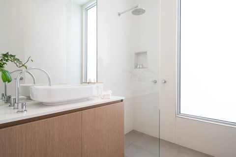 Aquabelle Apartments - ACT Tourism 7