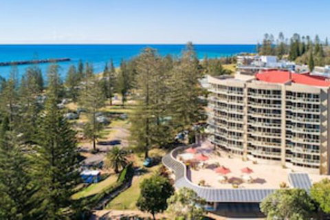 Northpoint Apartments - ACT Tourism 0