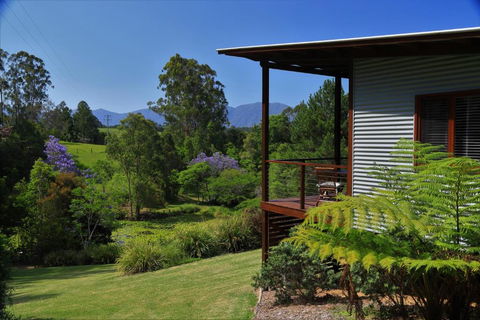 Lilypad Luxury Cabins - ACT Tourism 5