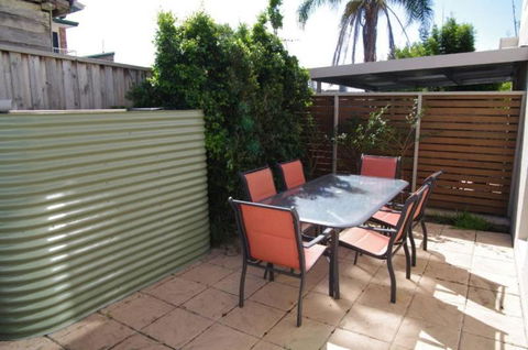 Adrift 5B Scott Street - ACT Tourism 4