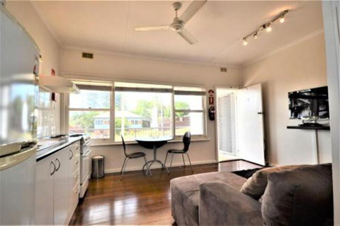 Breakers 2 2 Hill Street - ACT Tourism 4