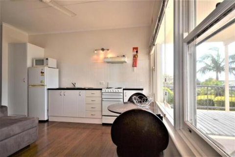 Breakers 2 2 Hill Street - ACT Tourism 6