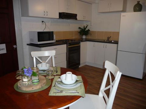 Lakeview On Sycamore - ACT Tourism 5