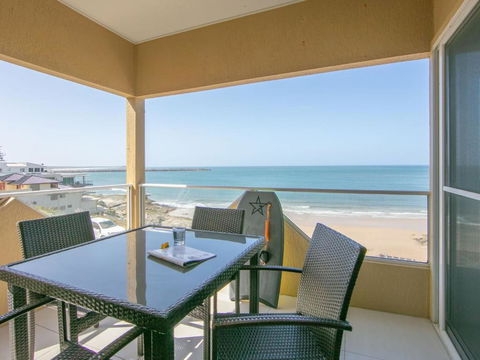 Avalon 3 Views To Die For Across The Road From Convent Beach - ACT Tourism 6