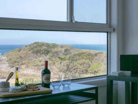 Avalon 3 Views To Die For Across The Road From Convent Beach - ACT Tourism 1