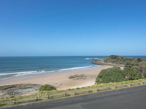 Avalon 3 Views To Die For Across The Road From Convent Beach - ACT Tourism 5