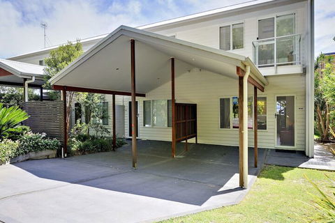 Florida 5 / 5 Lillian Street - ACT Tourism 1