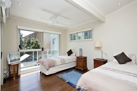 Florida 5 / 5 Lillian Street - ACT Tourism 6