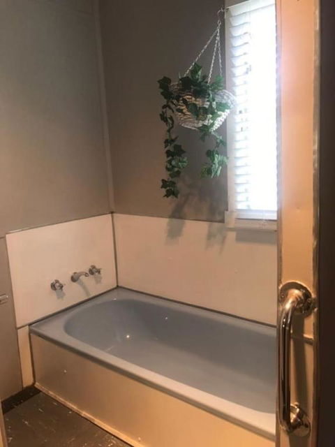 Cosy Country Cottage With AirCon - ACT Tourism 1