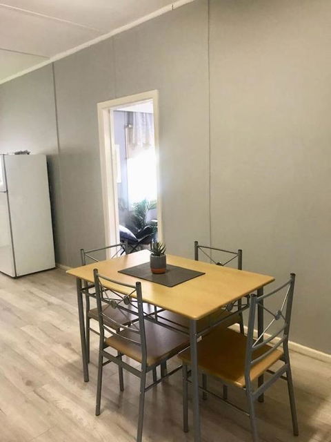 Cosy Country Cottage With AirCon - ACT Tourism 3