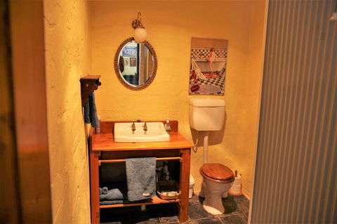 Griffiths Cottage - ACT Tourism 7