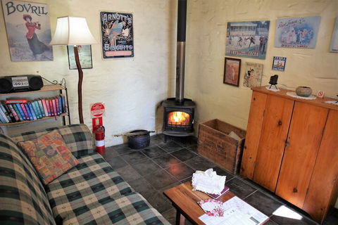 Griffiths Cottage - ACT Tourism 5