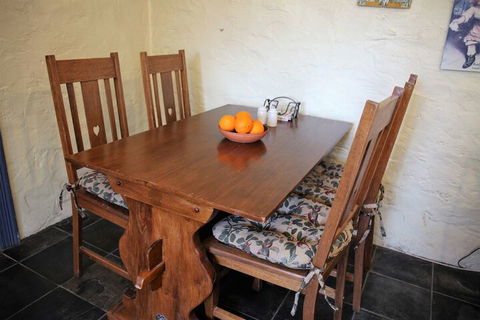 Griffiths Cottage - ACT Tourism 6