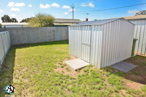 Just Renovated 2BR Cottage In Heart Of Wentworth - ACT Tourism 2