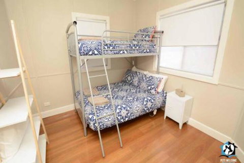 Just Renovated 2BR Cottage In Heart Of Wentworth - ACT Tourism 0