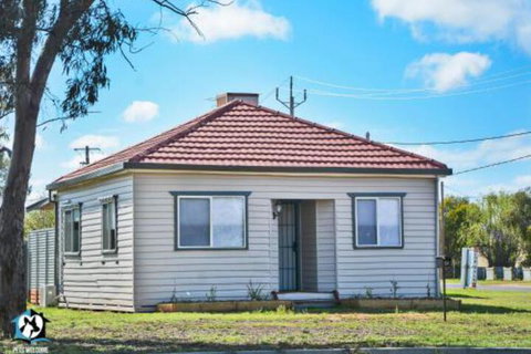 Just Renovated 2BR Cottage In Heart Of Wentworth - ACT Tourism 3