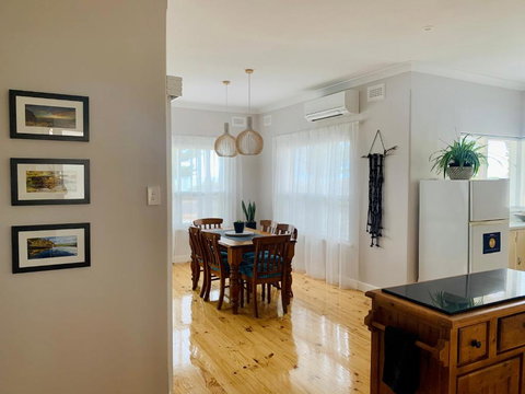 Jewel Of The South Beachfront Holiday Rental - ACT Tourism 1