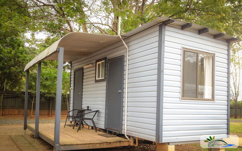 Esk Caravan Park & Motel - ACT Tourism 1
