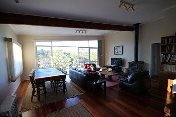 Fairways Close - ACT Tourism 2