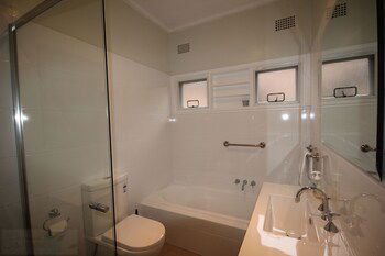 Fairways Close - ACT Tourism 4