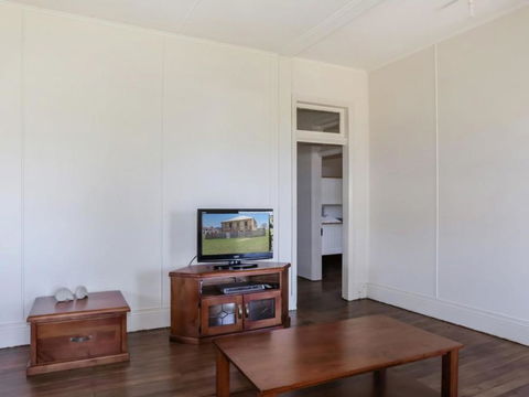 Yamba Pilot Cottage 1 Pets Welcome Close To Beach - ACT Tourism 2