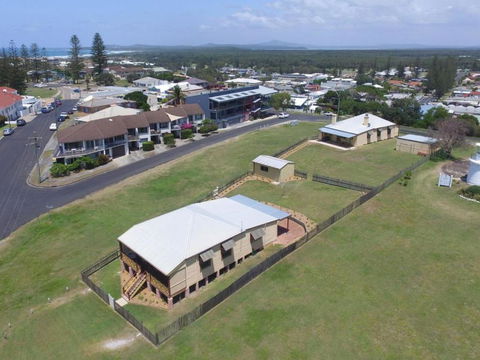 Yamba Pilot Cottage 1 Pets Welcome Close To Beach - ACT Tourism 5