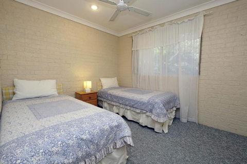 ACACIA WEEKLY ONLY - ACT Tourism 4