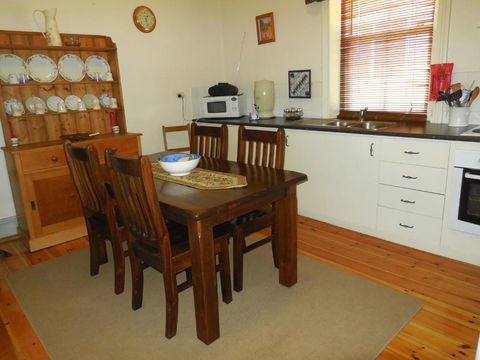 Amalie Cottage Waikerie Unit 1 - ACT Tourism 4