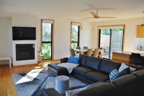 COASTAL BEAUTY On BRUCE - ACT Tourism 2