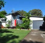 10 Double Island Drive Modern family home centrally located swimming pool  outdoor area - ACT Tourism