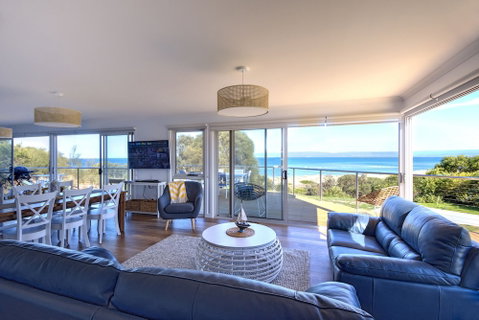 Sandbar Beach House - ACT Tourism 3