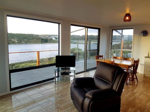 Ocean View Cottage - ACT Tourism 6