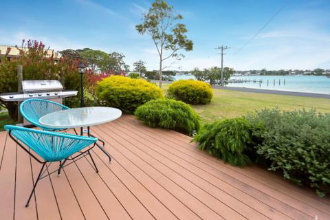 Getaway Waterfront Island Living - ACT Tourism 2