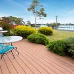 Getaway Waterfront Island Living - ACT Tourism 0