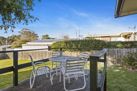 Katisha Cottage Pet Friendly & Close To Town - ACT Tourism 6