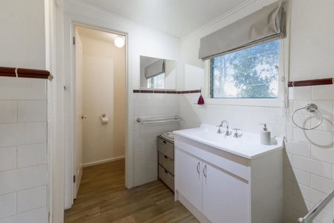 Katisha Cottage Pet Friendly & Close To Town - ACT Tourism 1