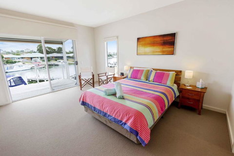 Beach 2 Waterfront Villa & Beach - ACT Tourism 1