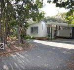 15 Belle Court Modern architect designed open plan holiday home with outdoor shower - ACT Tourism