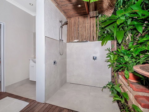 Unique Tropical Rainforest Getaway - ACT Tourism 3