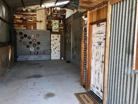 Bed In A Shed Vineyard Stay - ACT Tourism 2