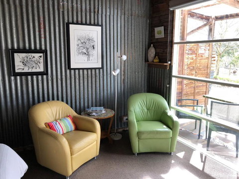 Bed In A Shed Vineyard Stay - ACT Tourism 1